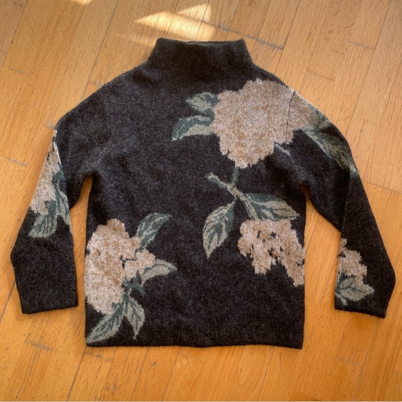 NWT Vince Dark Gray Floral Turtleneck Sweater Size Small Retail $425 - Picture 5 of 6